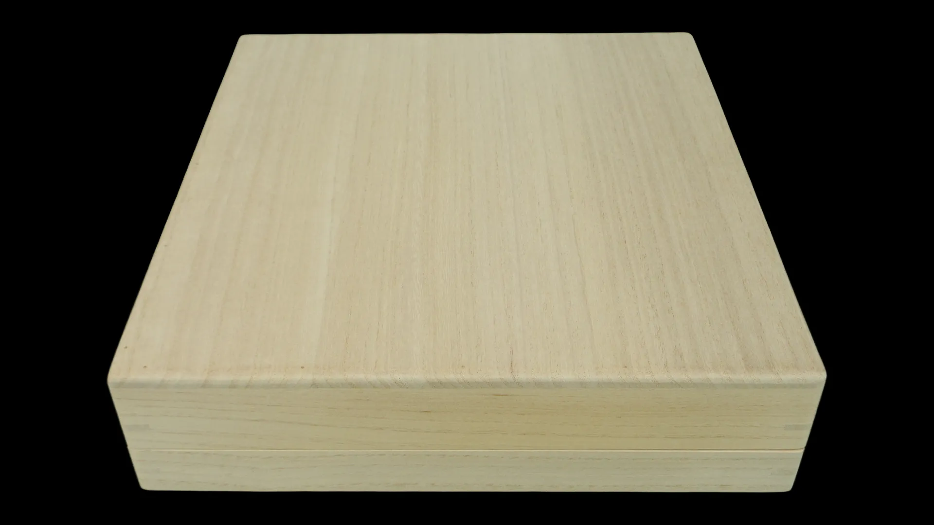 桐材で作られた献上箱の外観